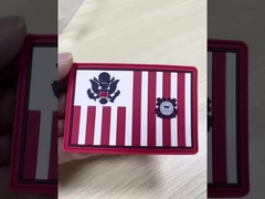 Fabrika Özel 3D Yumuşak PVC Silikon Kauçuk Giyim Marka Logo Etiketi Giyim Etiketi Kullanımı için Rozet