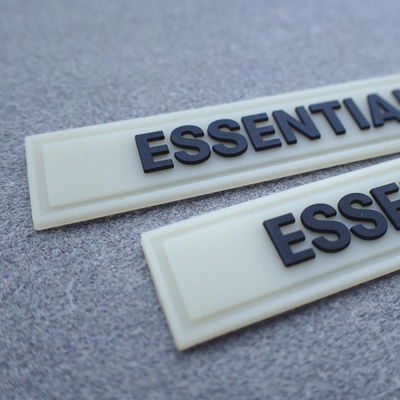 Beyaz Şeffaf PVC Mat Logo Kauçuk Giyim Etiketleri